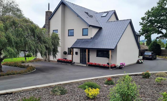 Entrance & Car Park